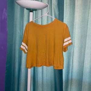 •mustard yellow t-shirt•